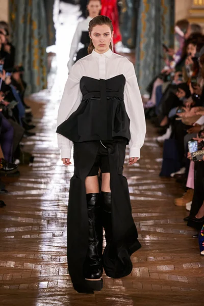 Look 5